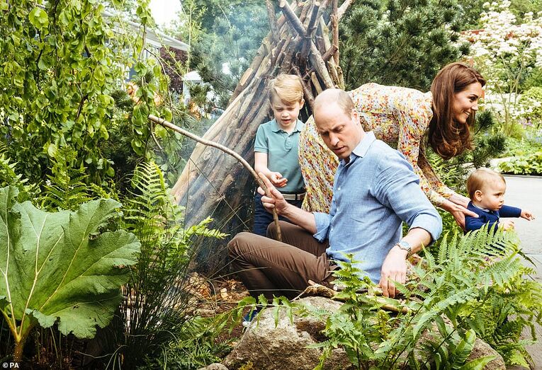 william, kate, filhos, louis, george, charlotte, jardim