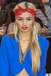 Com lenço bandana
