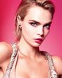 moda e beleza, sobrancelhas marcadas