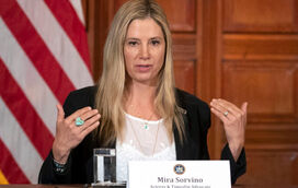 Revelação chocante: Atriz Mira Sorvino diz que foi violada durante um filme