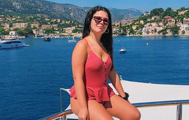 Alicia Aveiro diverte-se com o tio Ronaldo no sul de França