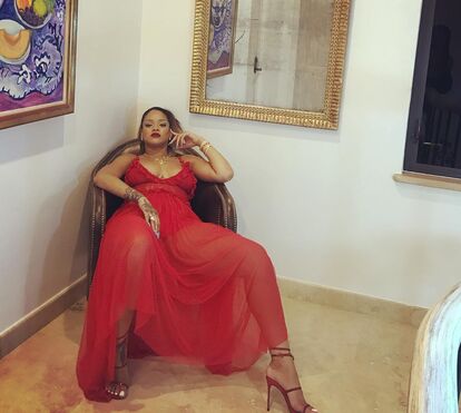 Surpresa! Rihanna ultrapassa Madonna e Beyoncé e torna-se na cantora mais rica do mundo