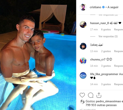 Amoroso! Cristiano Ronaldo publica foto ao lado do filho