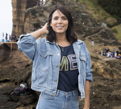 Longe de polémica com a TVI, Olívia Ortiz diverte-se nos Açores