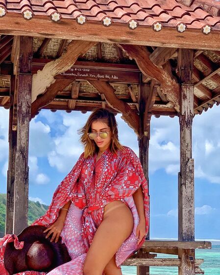 Anitta, Bali