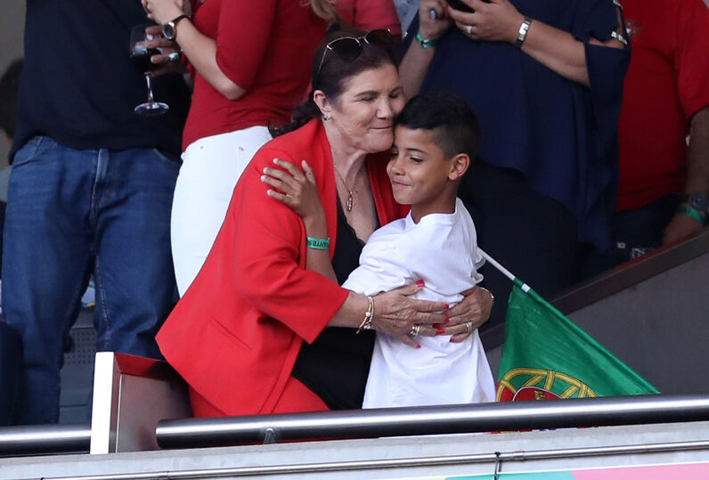 georgina rodriguez, dolores aveiro, cristianinho, elma, portugal, liga das nações