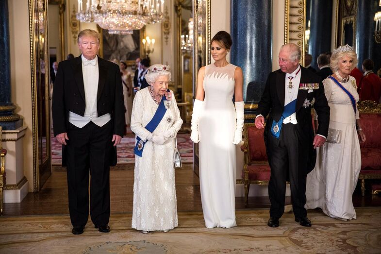 Donald Trump, rainha Isabel II, Melania Trump, príncipe Carlos e Camilla Parker Bowles