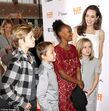 Brad Pitt e Angelina Jolie e a família