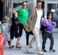Brad Pitt e Angelina Jolie e a família