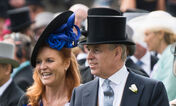 Príncipe André, Sarah Ferguson e Isabel II