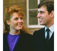 Príncipe André, Sarah Ferguson e Isabel II