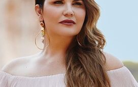 Grávida de 8 meses, Katia Aveiro volta a ser criticada e reage mal: "A barriga é minha, eu mostro as vezes que quiser"