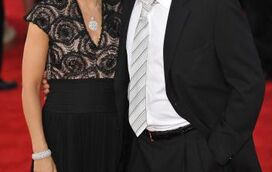 Ex-mulher de Charlie Sheen encontrada com malas cheias de drogas a vaguear pela rua