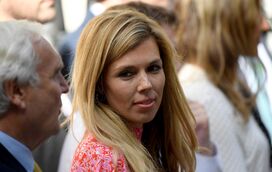 Se os amores e traições de Boris Johnson são polémicos, nem imagina como é a história de Carrie Symonds, a 'primeira-namorada'