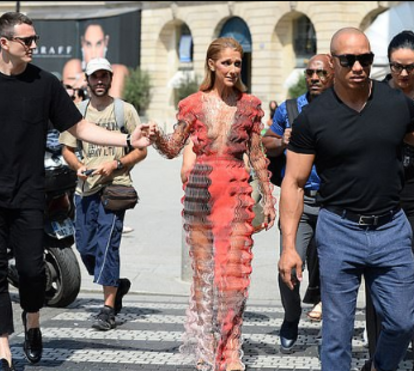 Cada vez mais magra! Céline Dion choca fãs ao usar vestido revelador