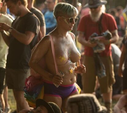 Glastonbury. As imagens  loucas do festival mais extravagantes de Inglaterra