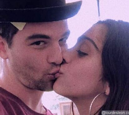 Lourdes Maria com o namorado Jonathan Puglia