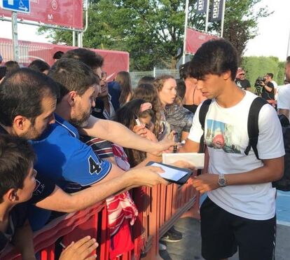 João Félix finalmente apresentado em Madrid, afasta comparações a Cristiano Ronaldo