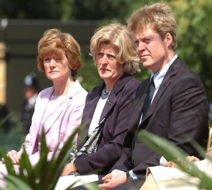 Saudades. Irmão da princesa Diana faz confissão surpreendente sobre a sepultura da irmã