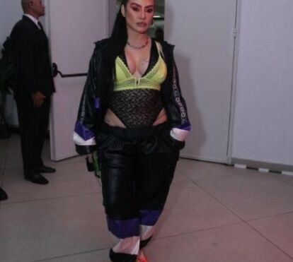 Chamada de gorda! Look extravagante de Cleo Pires provoca onda de críticas