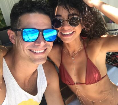 Estrela de 'Uma família muito moderna' está noiva