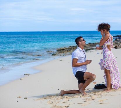 As melhores imagens de Sarah Hyland, estrela de 'Uma família muito moderna', com o namorado