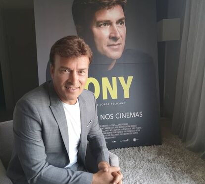 Revelado o motivo para Tony Carreira não ter levado a namorada Ângela Rocha ao batizado do neto