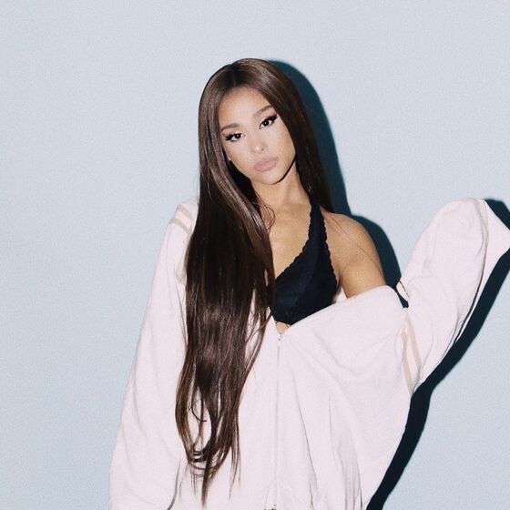 Aos 26 anos, Ariana Grande confessa problemas com o álcool 