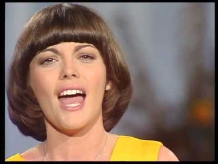  Mireille Mathieu