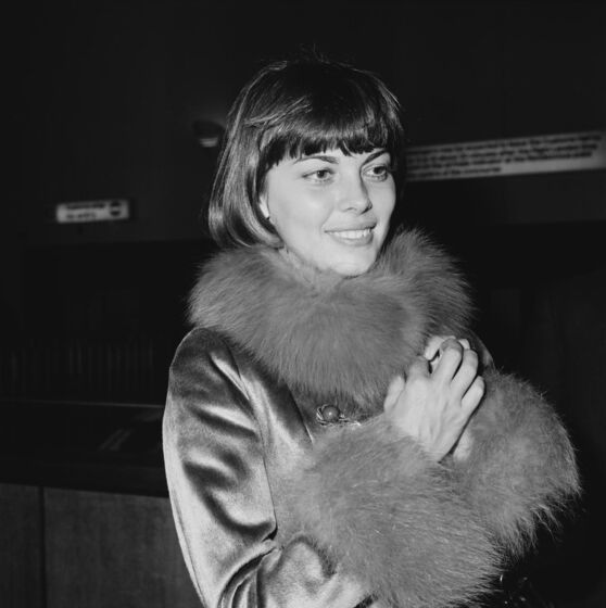  Mireille Mathieu