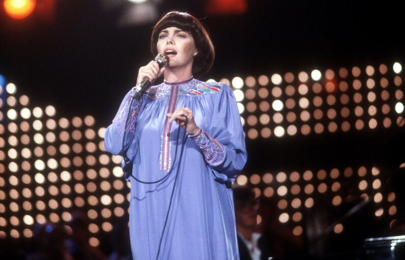  Mireille Mathieu