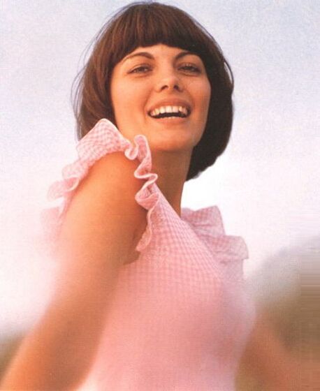  Mireille Mathieu