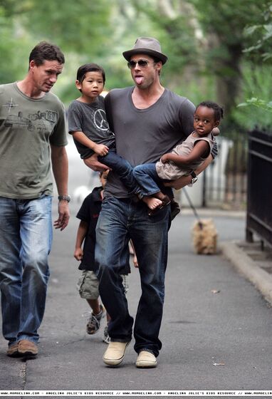 Brad Pitt e Angelina Jolie e a família