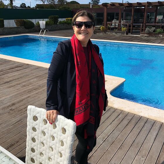 Dolores Aveiro na piscina