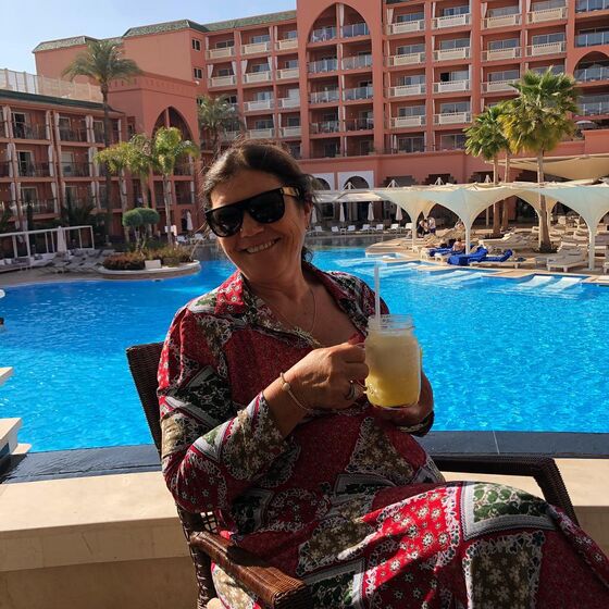 Dolores Aveiro na piscina