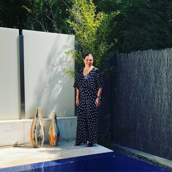 Dolores Aveiro na piscina