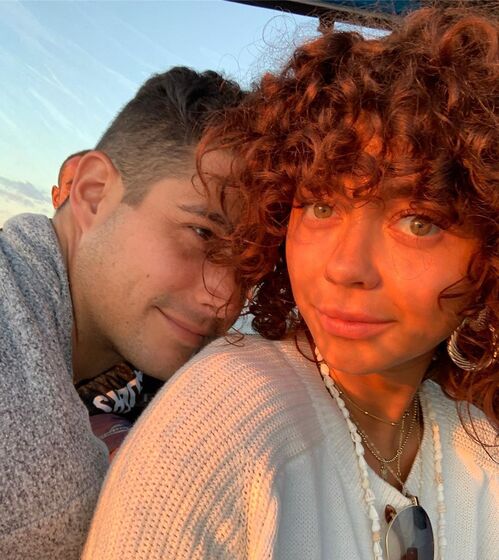 Sarah Hyland, Wells Adams