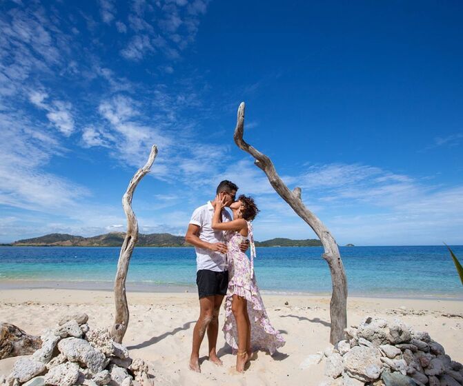 Sarah Hyland, Wells Adams