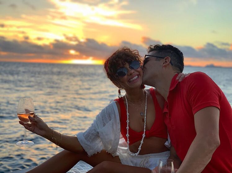 Sarah Hyland, Wells Adams