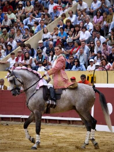 Ana Batista, cavaleira, toureira, salvaterra de magos
