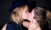 Cara Delevingne, Ashley Benson, casamento, atrizes, Las Vegas, cerimónia da amizade 