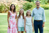 Letizia e Felipe com as filhas, Leonor e Sofia 
