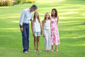 Letizia e Felipe com as filhas, Leonor e Sofia 