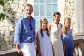 Letizia e Felipe com as filhas, Leonor e Sofia 