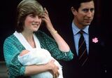 Princesa Diana com o príncipe Carlos e o príncipe William