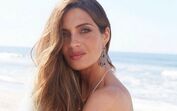 A recuperar de um cancro, Sara Carbonero é fotografada com ar abatido durante as férias