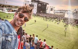 Paulo Vintém recorda D'ZRT e enlouquece público no MEO Sudoeste