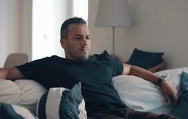 De mal a pior! Sara Matos deixa Pedro Teixeira pendurado no aeroporto de Lisboa. Ator regressa a casa sozinho