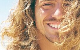 Elas ficaram loucas! Filho de Jorge Jesus faz furor na imprensa brasileira