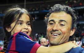 A comovente homenagem dos adeptos do PSG a Xana, a falecida filha do treinador Luis Enrique